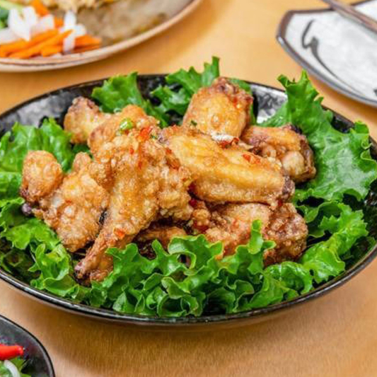 Co’M Cafe chicken wings, ready for the table